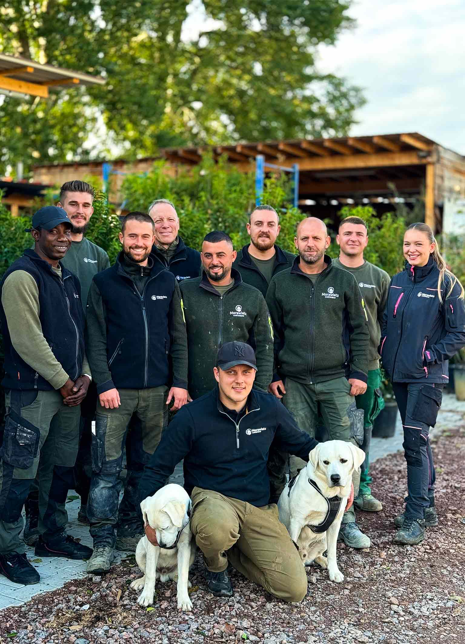 Teamfoto-Gartenbau-Morawietz-aus-Steinen